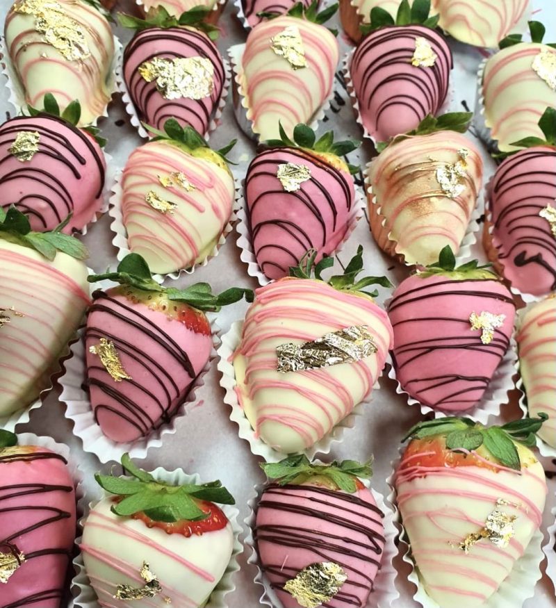 7 Belgium Chocolate Dipped Strawberries